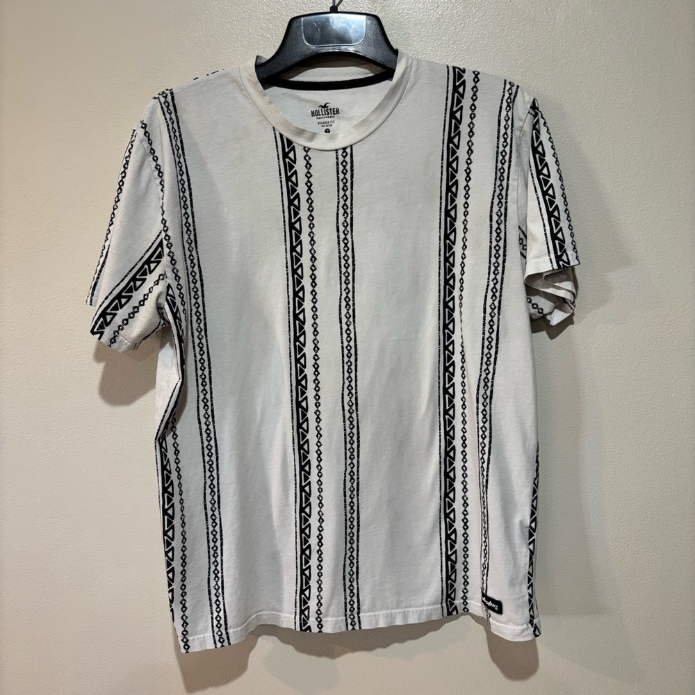 Hollister 80s style vertical striped tee slim fit size L